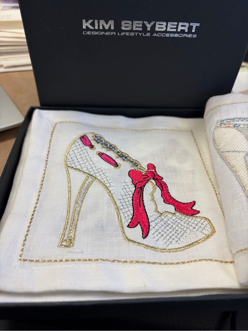 Kim Seybert Embroidered High Heel Linen Cocktail Napkins - Picture 2 of 7